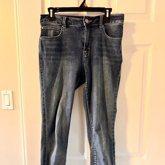 Maurices Everflex High-Rise Super Skinny Curvy Jeans - Picture 1 of 5
